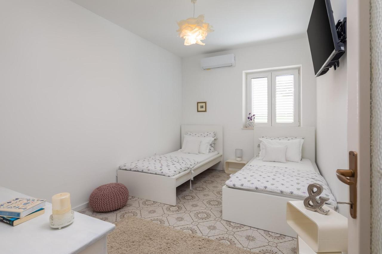 Blue Lagoon Beach Apartments 두기라트 외부 사진